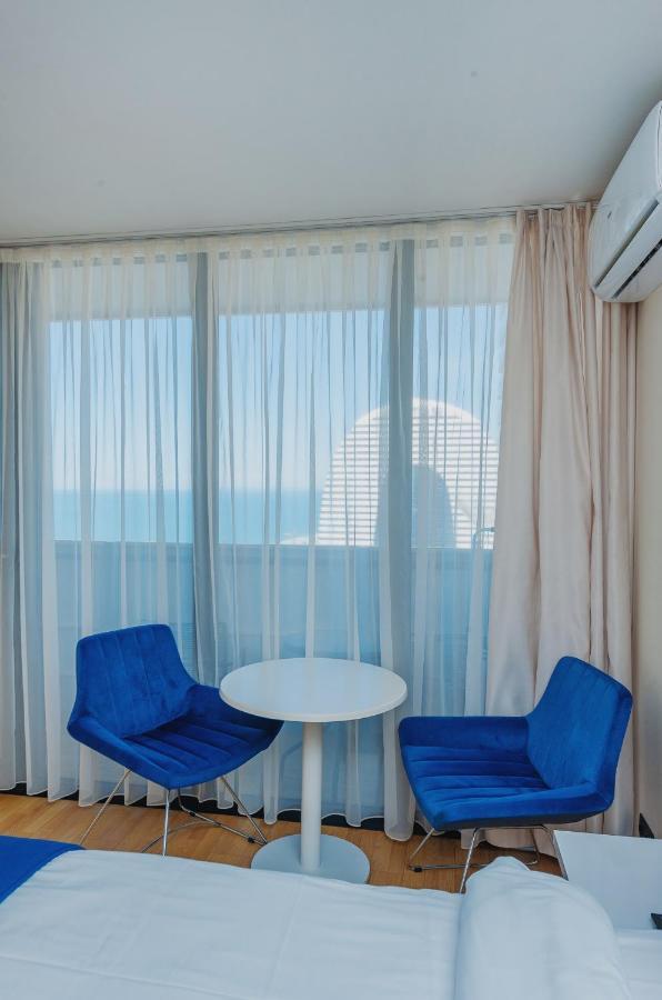 Orbi City Hub Apartments Batoemi Buitenkant foto